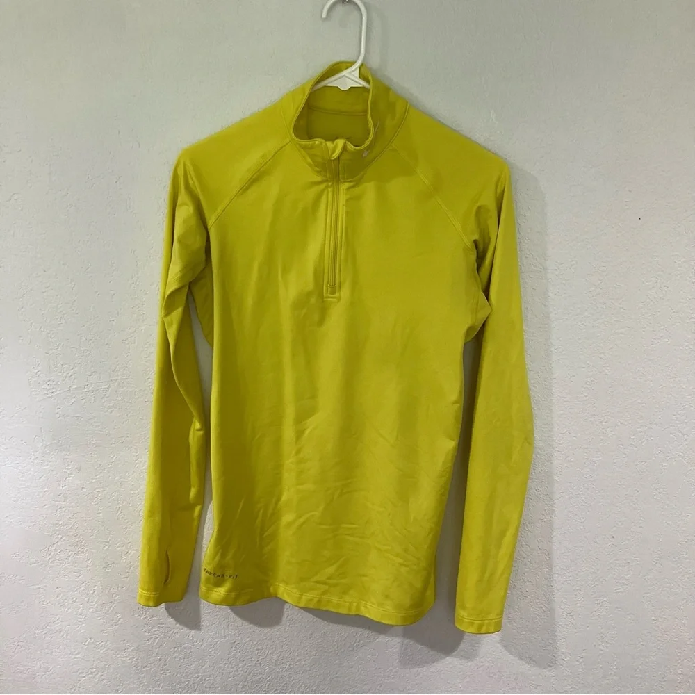 Nike pro combat Women’s Small Yellow pullover long sleeve top running sporty